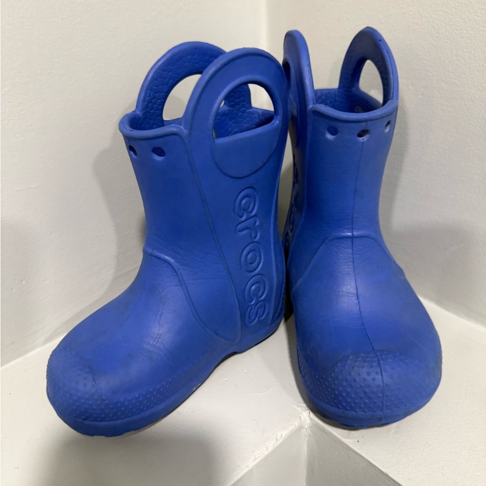 Croc rain boots size 7